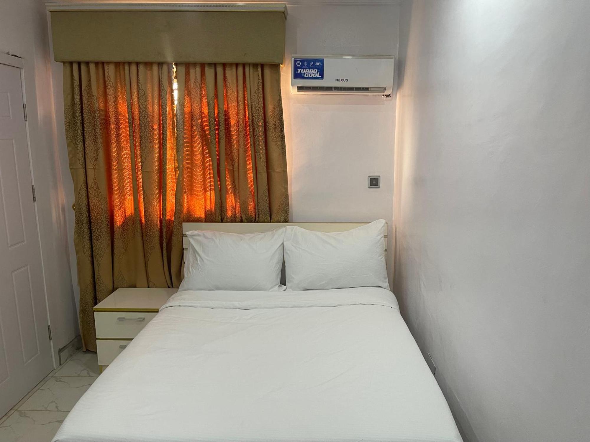 White Gold Hotel Ikeja Exterior photo