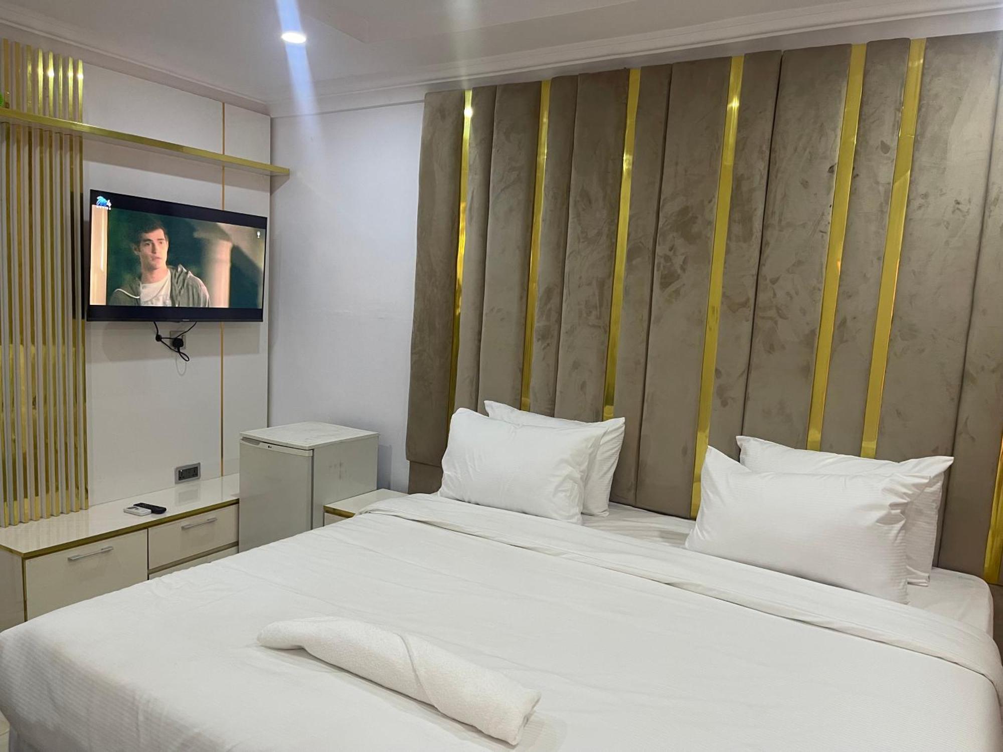 White Gold Hotel Ikeja Exterior photo